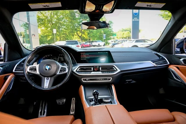 Used 2022 Black Sapphire Metallic BMW xDrive40i, M-Sport Pckge, Extra Clean, Loaded!!!! image 28