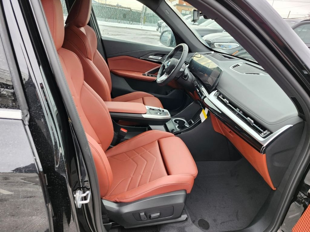 Used 2026 Black BMW xDrive28i image 11