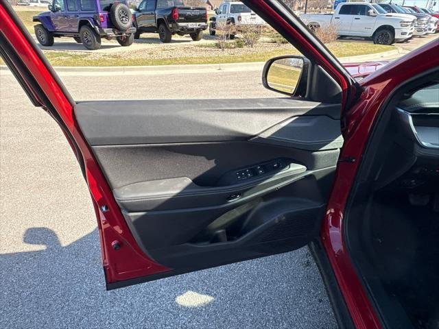 New 2026 Red Hot Pearl-Coat Exterior Paint Jeep Laredo image 18