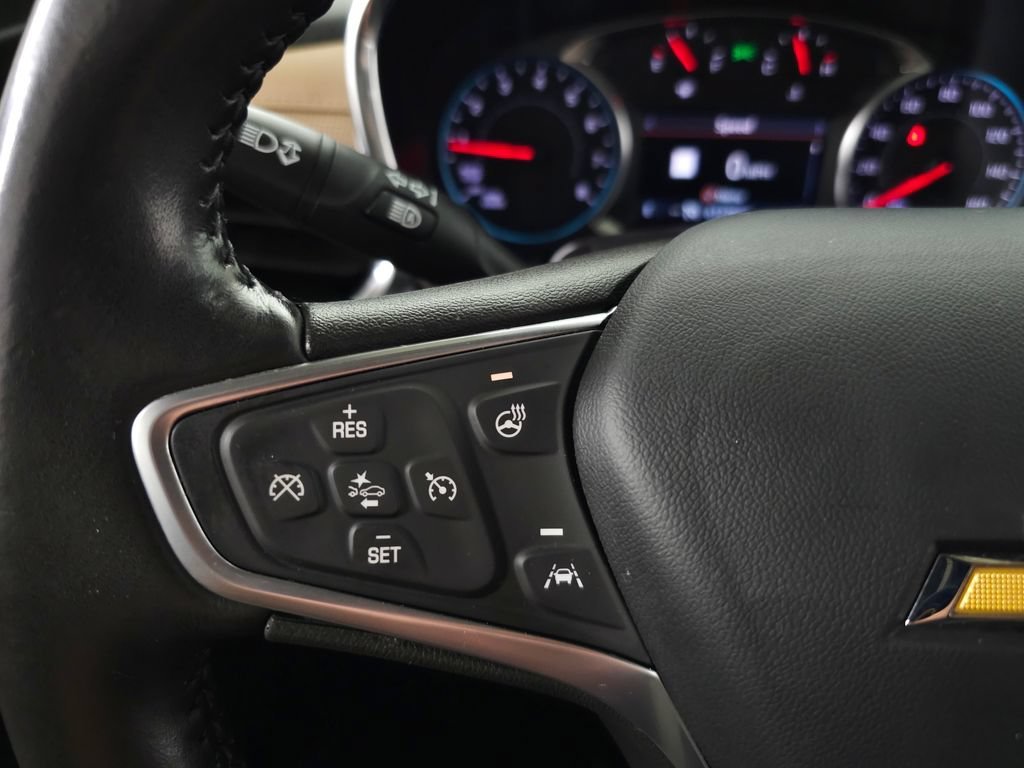 Used 2022 IRIDESCENT PEARL TRICOAT Chevrolet Premier image 21