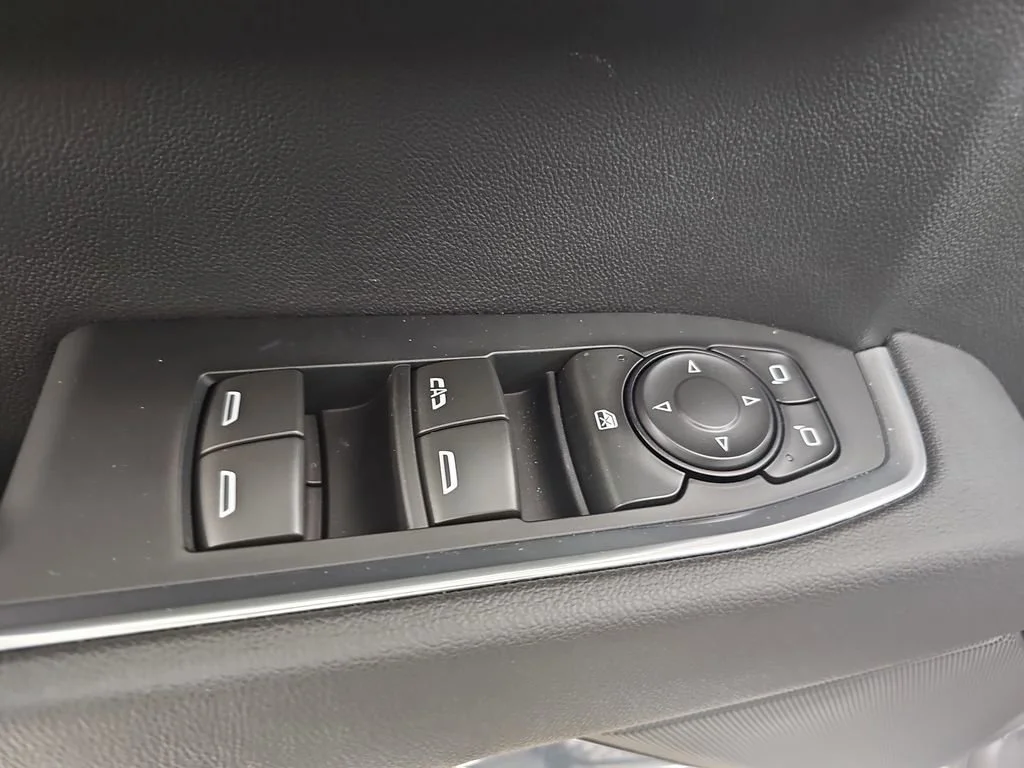 Certified Used 2025 Summit White GMC Elevation image 32