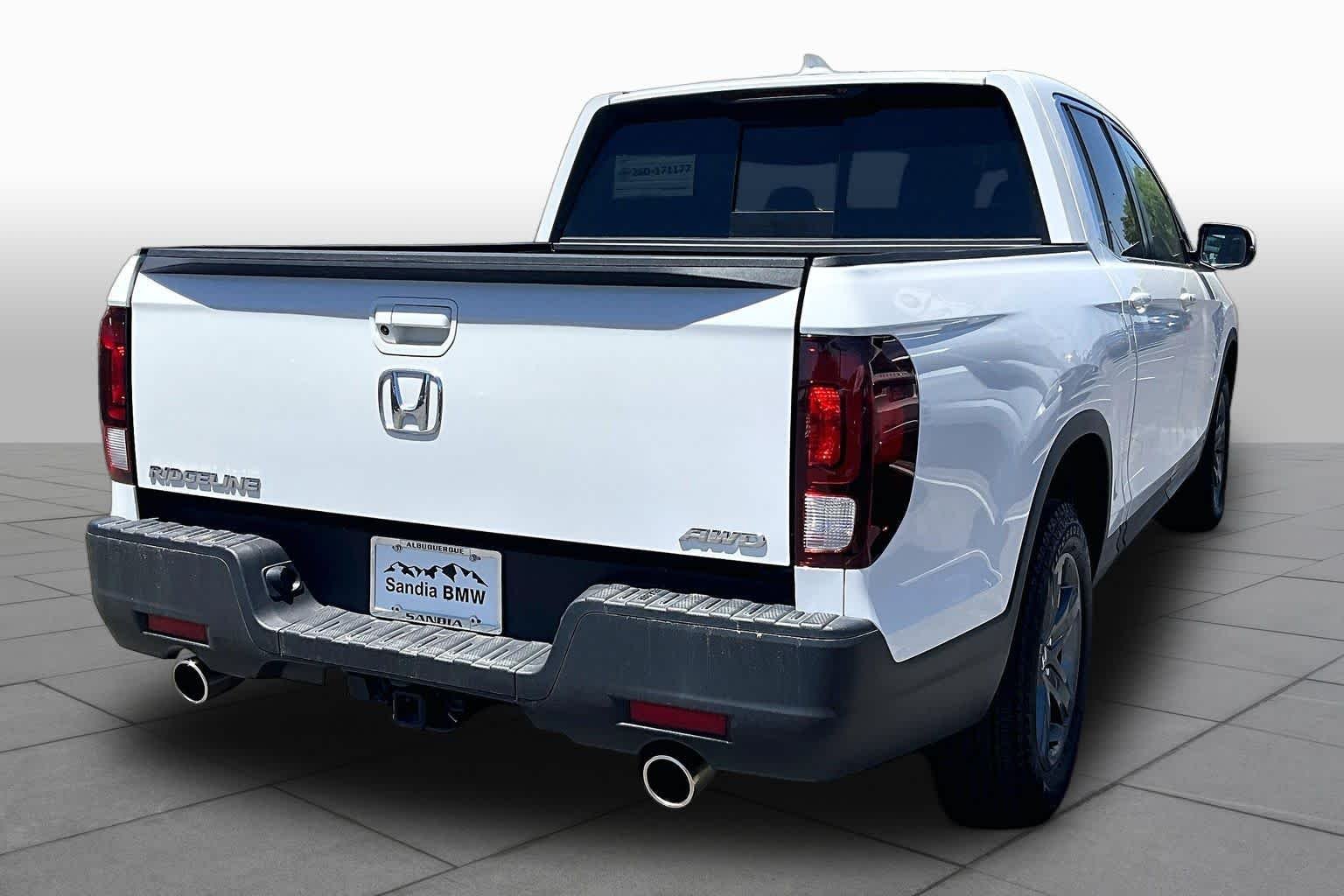 Used 2023 Platinum White Pearl Honda RTL image 10