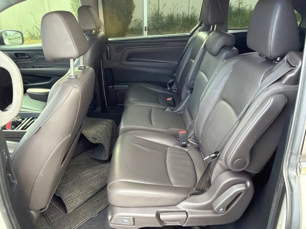Used 2019 White Diamond Pearl Honda EX-L image 16