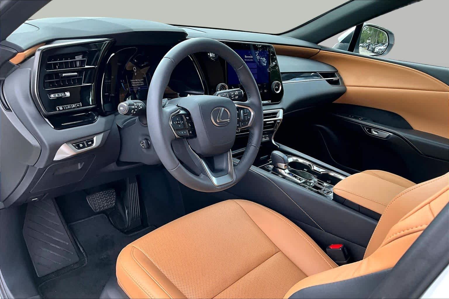 Used 2025 Eminent White Pearl Lexus  image 18