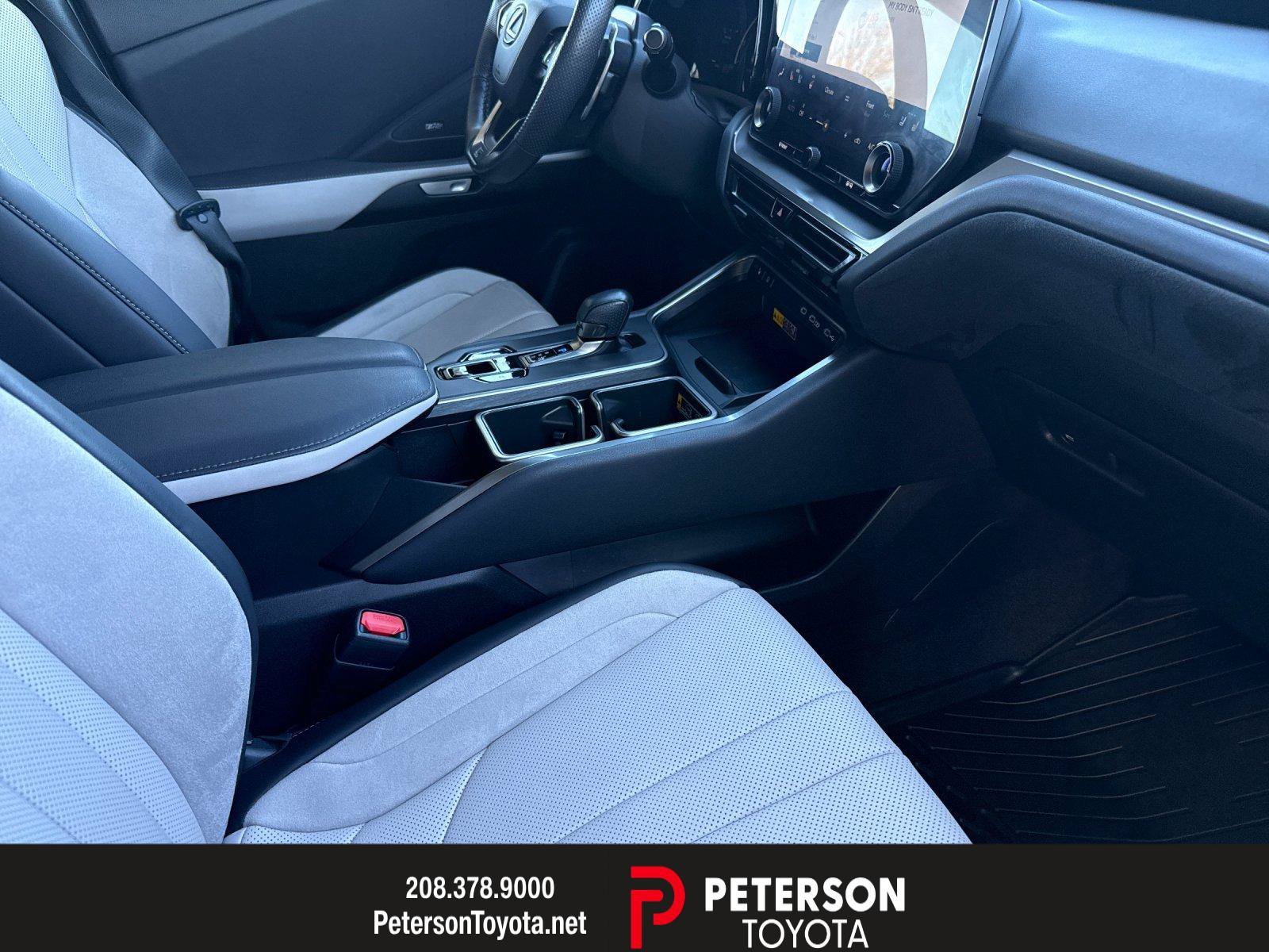 Used 2024  Lexus 500h F SPORT Luxury image 16