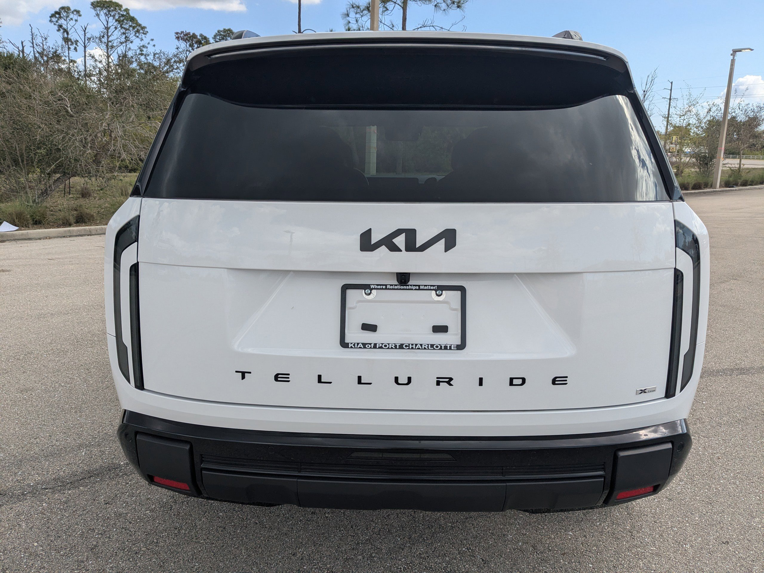 New 2027 Glacial White Pearl Kia X-Line EX image 6