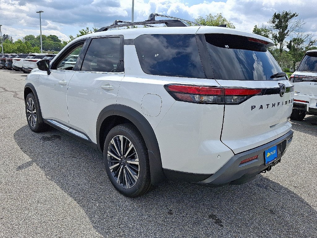 New 2026 Everest White Pearl TriCoat Nissan Platinum image 3