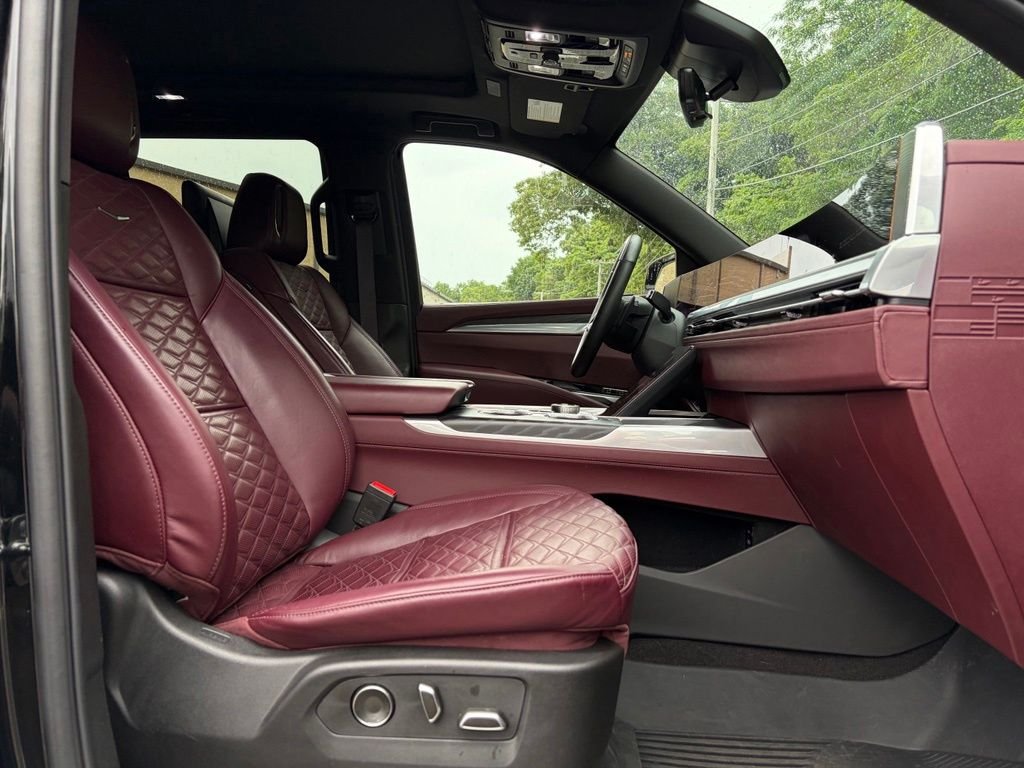 Used 2025 Black Cadillac Sport image 18