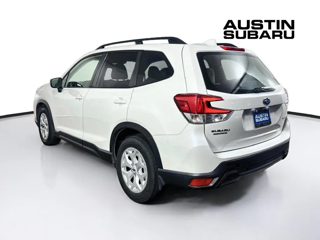 Used 2020 White Subaru Base image 5