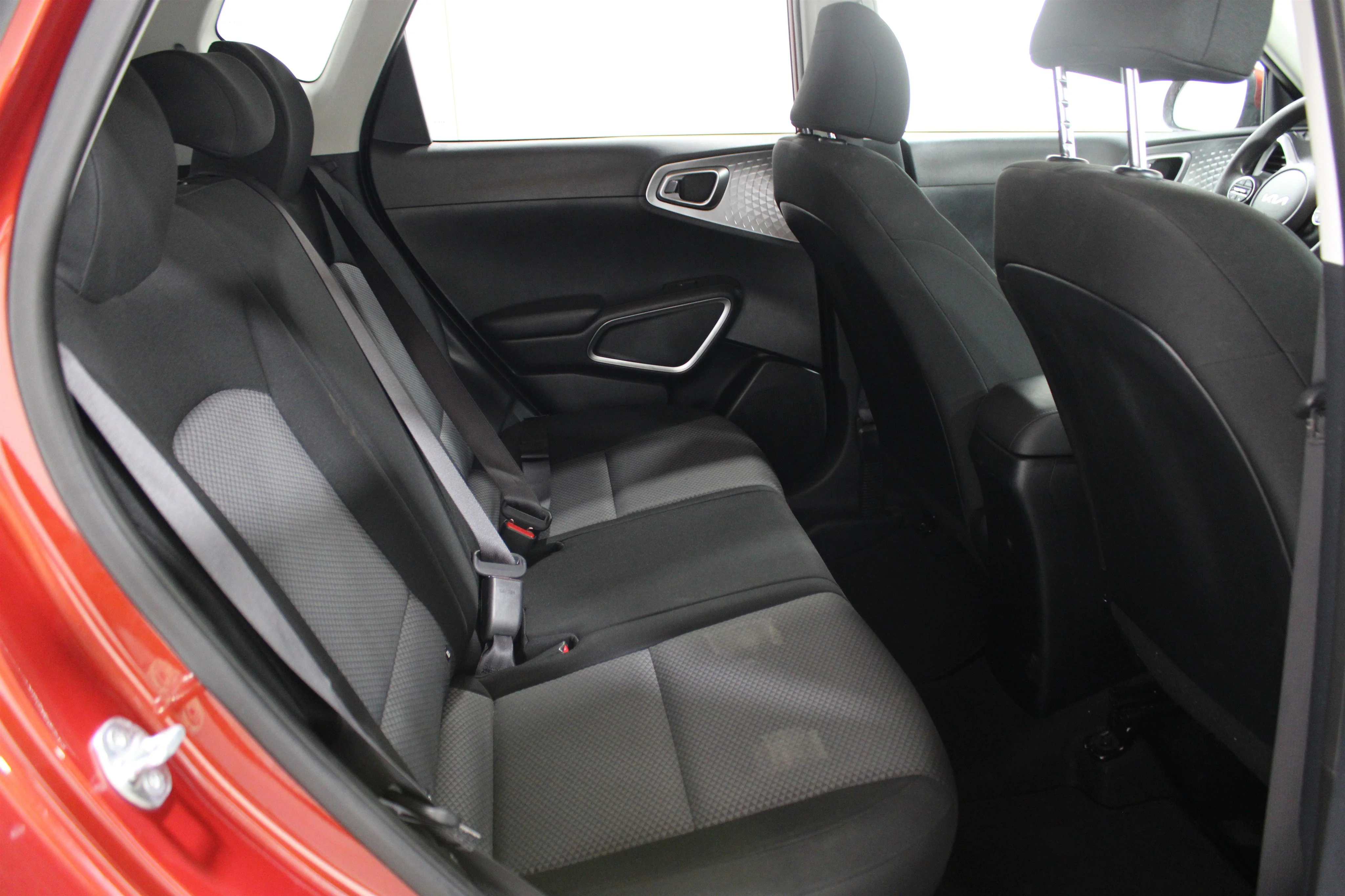 2024 Kia Soul LX - Photo 22