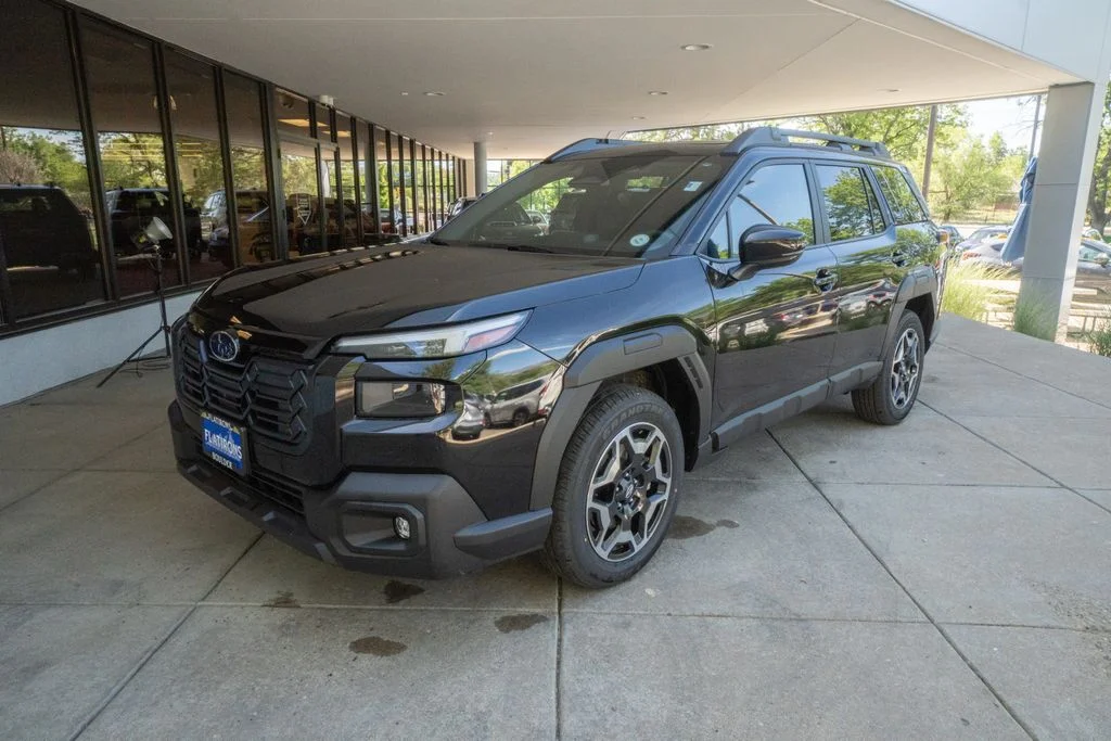 New 2026 CRYSTAL BLACK SILICA Subaru Touring image 3