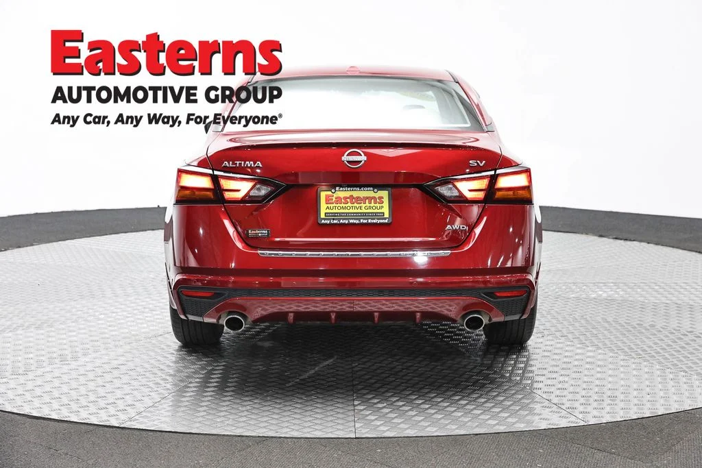 Used 2023 Red Nissan 2.5 SV image 6