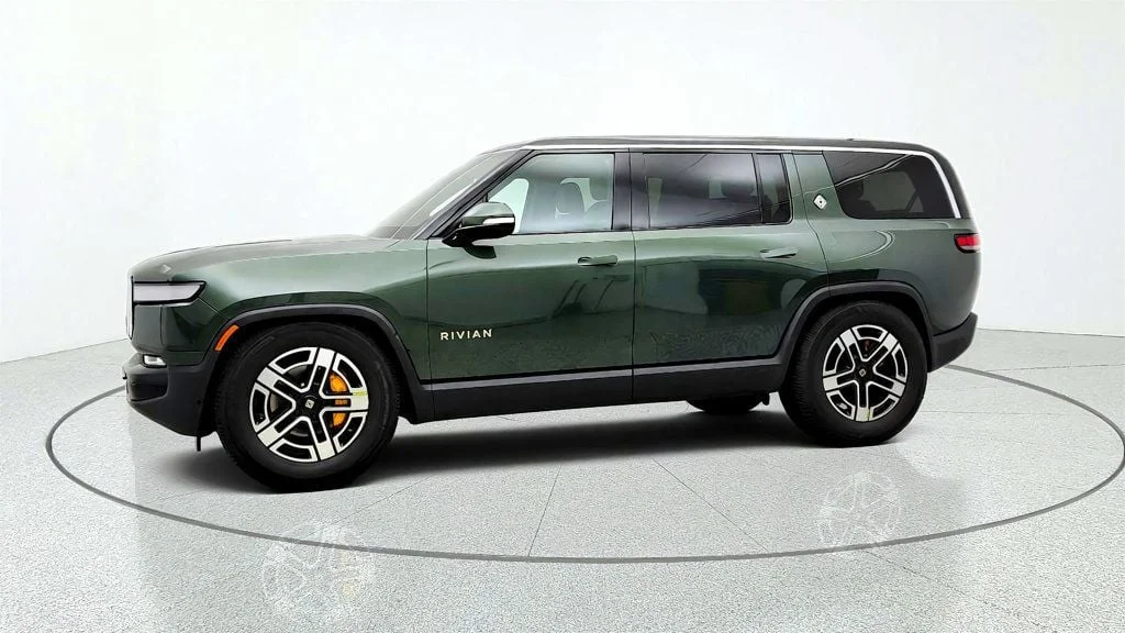 Used 2022 Forest Green Rivian Launch Edition AWD w/ Large Pack Battery image 8