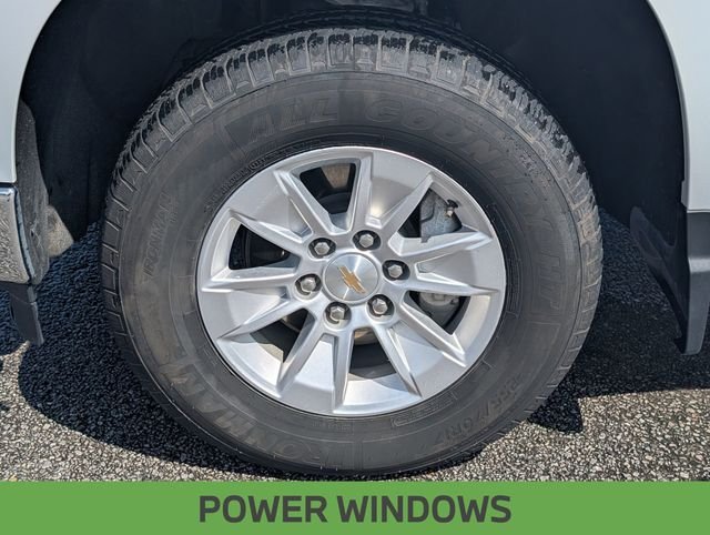 Used 2025 White Chevrolet LT image 12