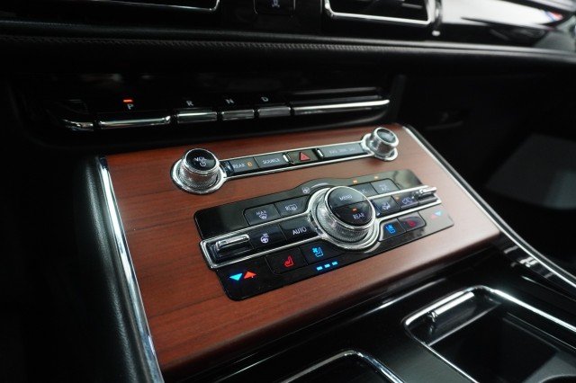 Used 2021 WHITE Lincoln Reserve image 32