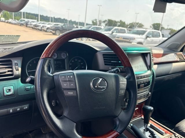 2011 Lexus LX 570 - Photo 12