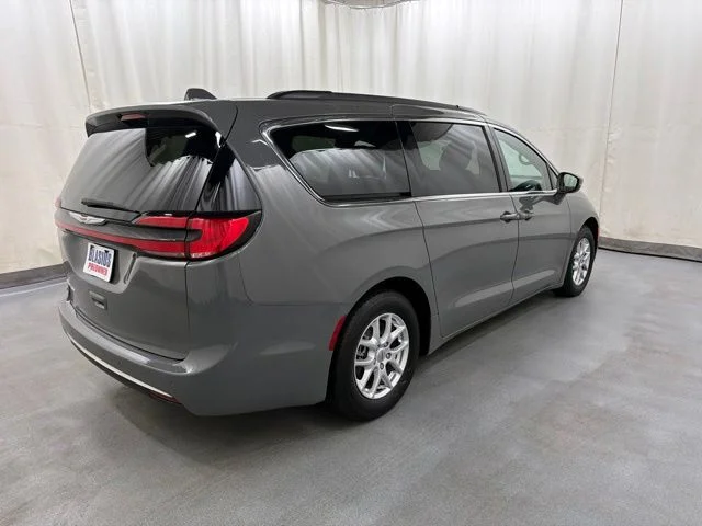 Used 2022 White Chrysler Touring L image 6