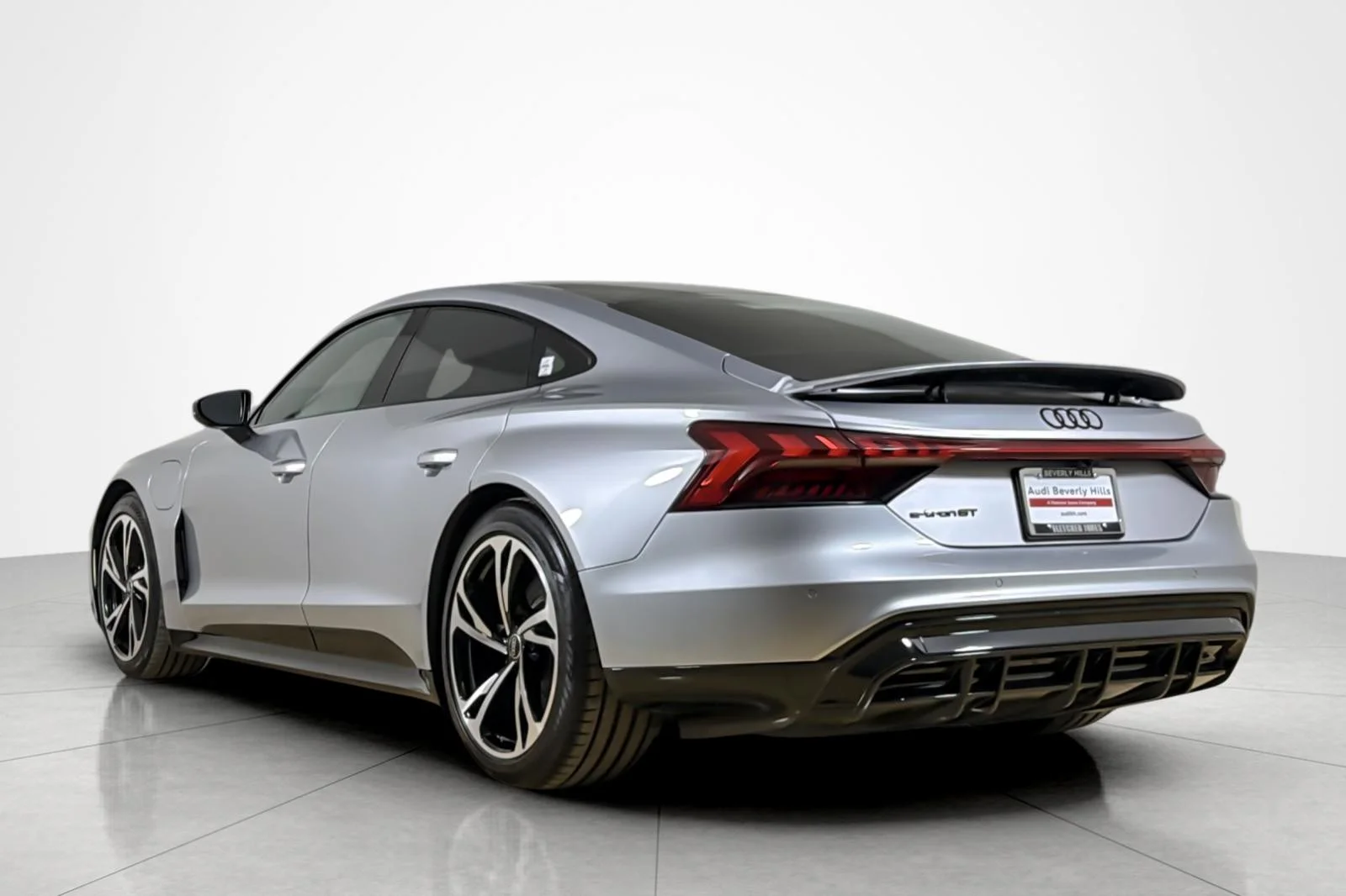 Used 2024 Florett Silver Metallic Audi Premium Plus quattro image 3