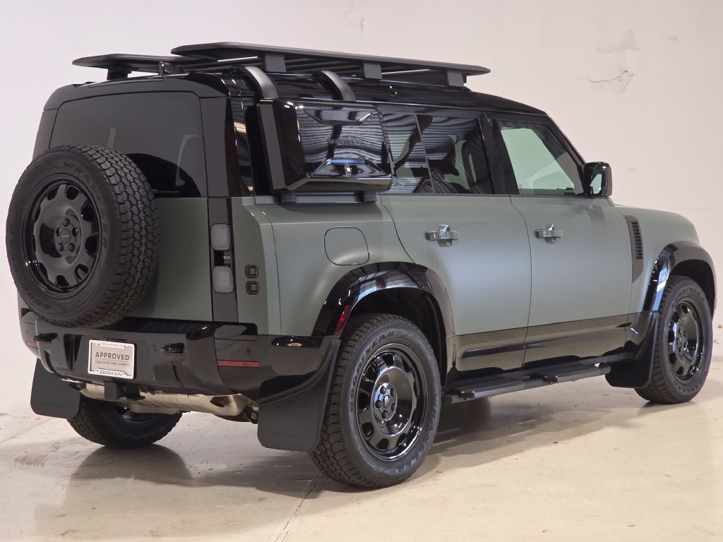 Certified Used 2026 Keswick Green Metallic Land Rover Trophy Edition Keswick image 5