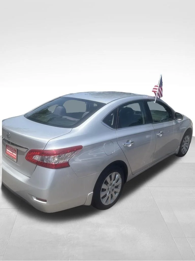 Used 2015 Silver Nissan S image 3