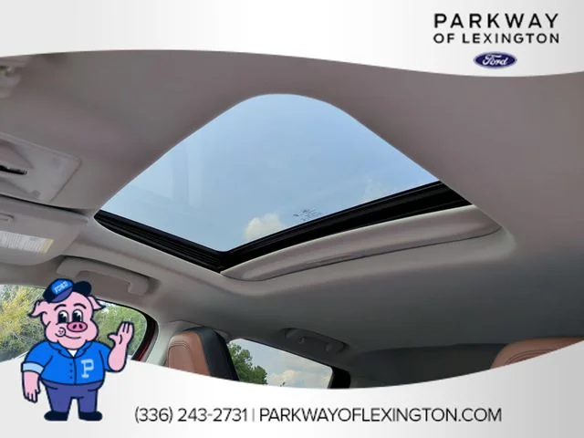 Used 2022 Red Ford Lariat image 27