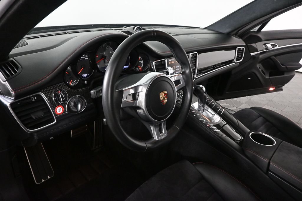 Used 2015  Porsche GTS image 6