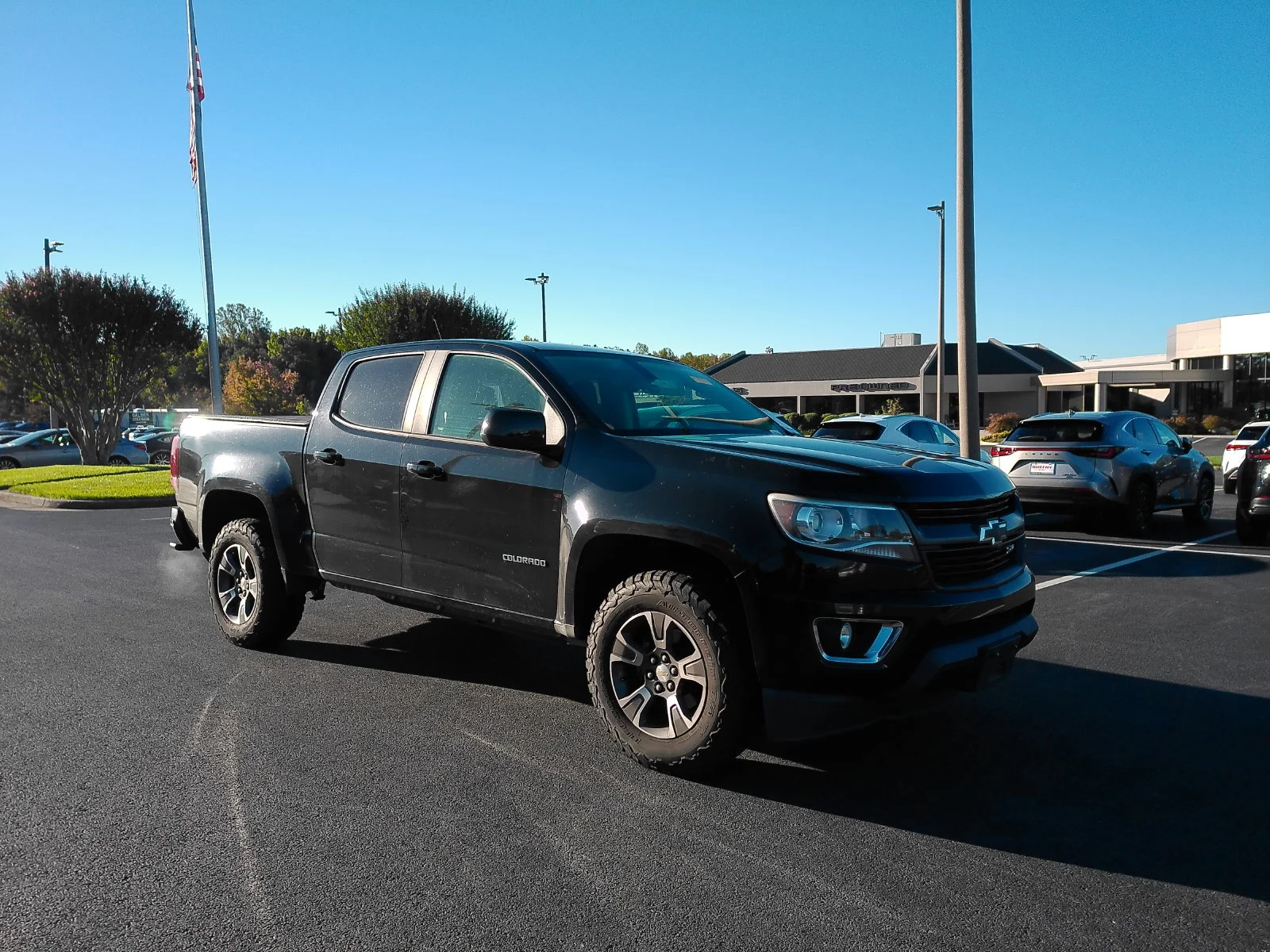 Used 2016 Black Chevrolet Z71 image 1