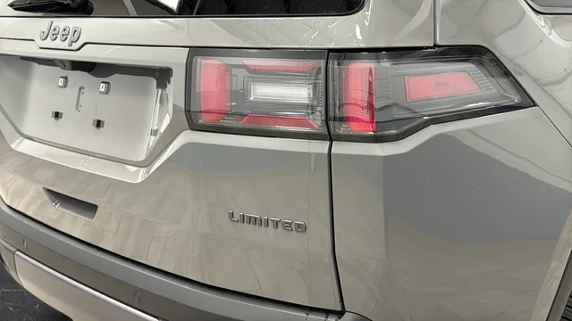 New 2026 Sting-Gray Clearcoat Jeep Limited image 39