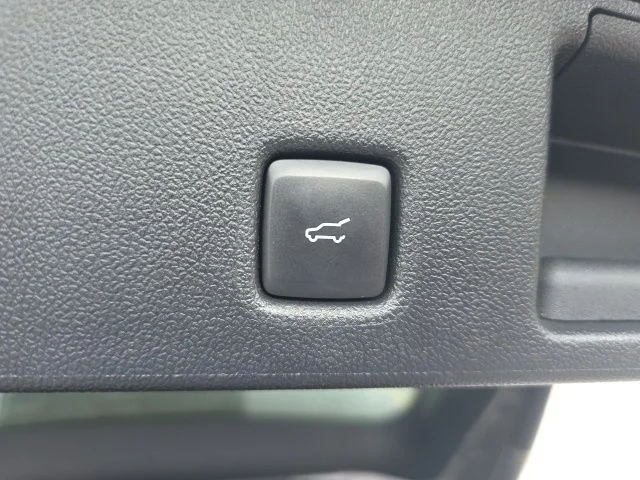 Used 2022 Gray Metallic Ford SE image 12