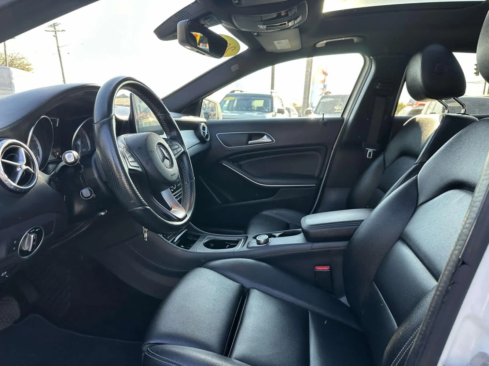 Used 2016 Cirrus White Mercedes-Benz GLA 250 image 22