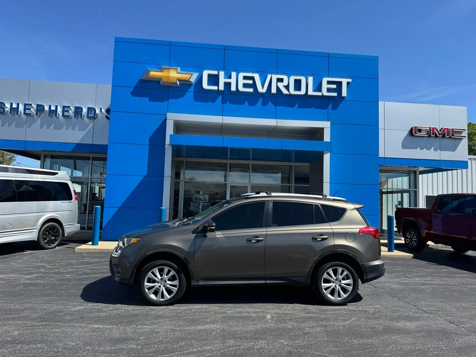 Used 2015 Toyota RAV4 Limited with VIN 2T3DFREV8FW236585 for sale in Wabash, IN