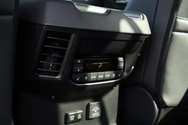 2026 Toyota Sequoia Platinum - Photo 16