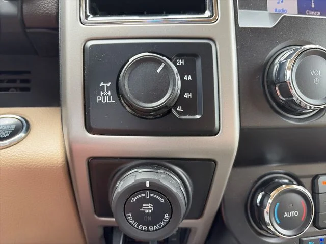 Used 2019 White Ford Lariat image 18
