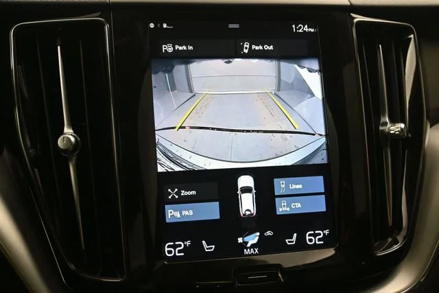 Used 2019 Grey Volvo Momentum image 17