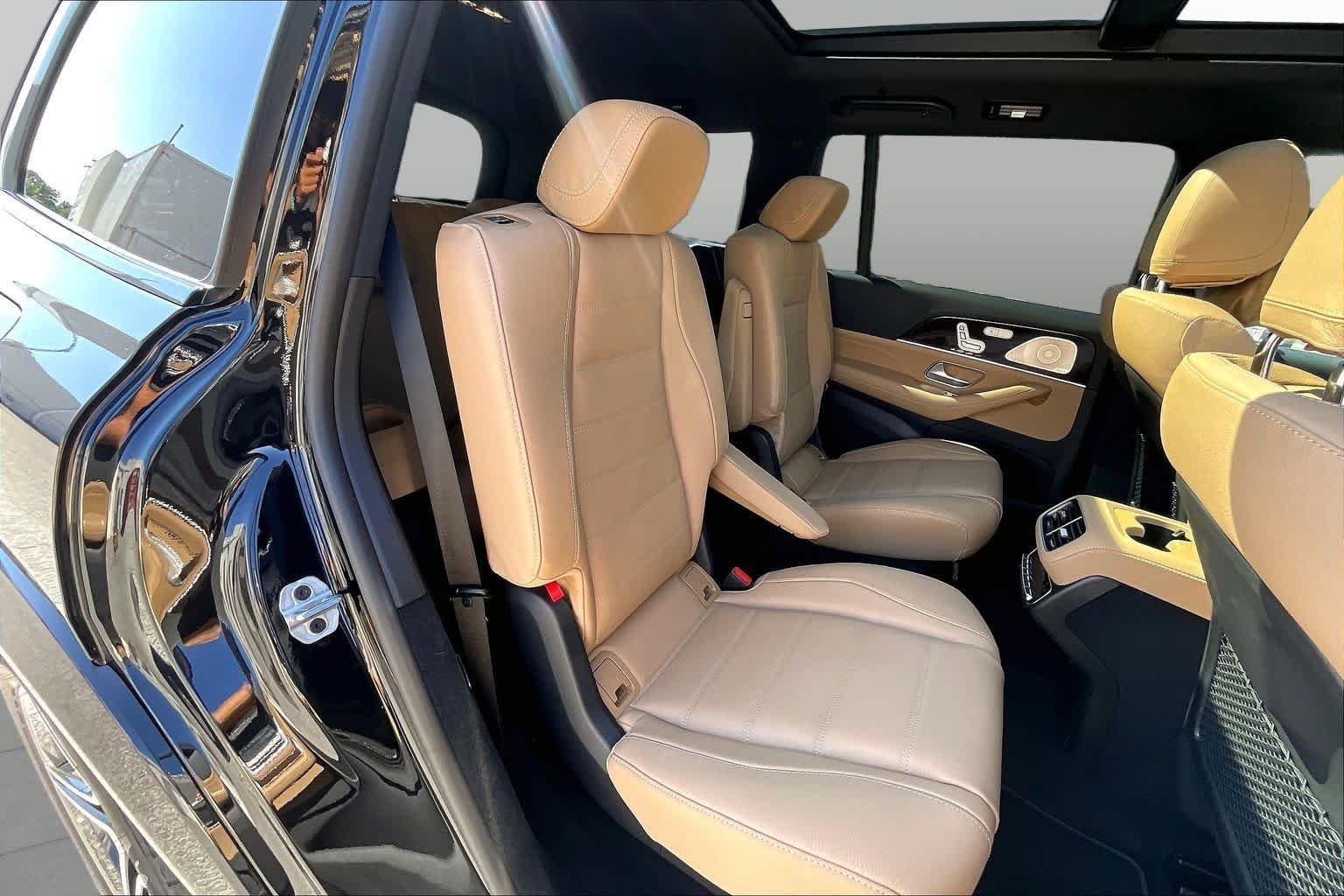 Used 2026 Obsidian Black Metallic Mercedes-Benz GLS 450 image 19