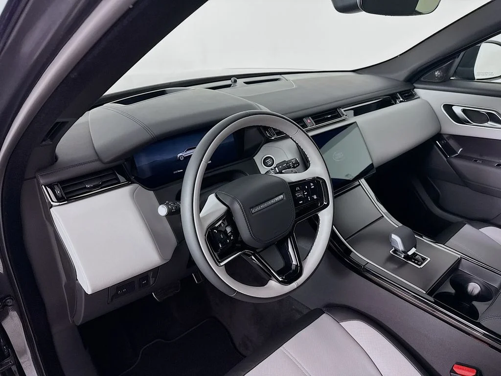 New 2026  Land Rover Dynamic SE image 4