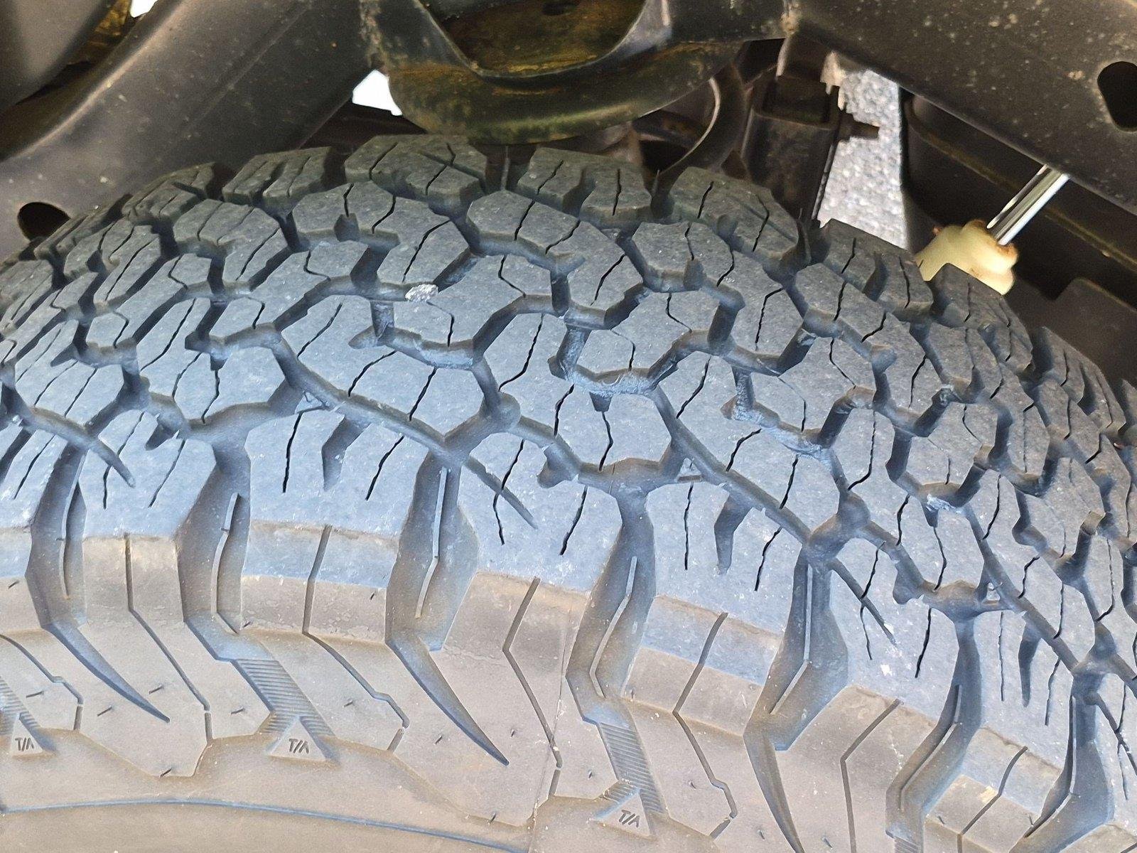 Used 2003  Jeep Sport image 12