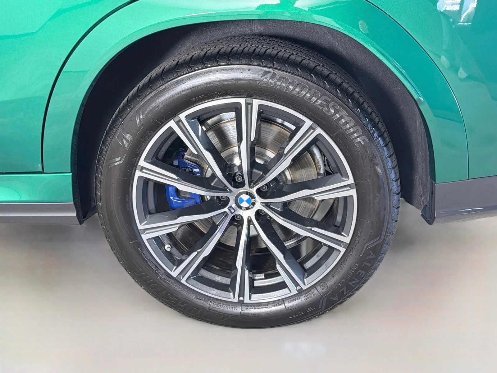Used 2027 Isle of Man Green Metallic BMW M60i image 33