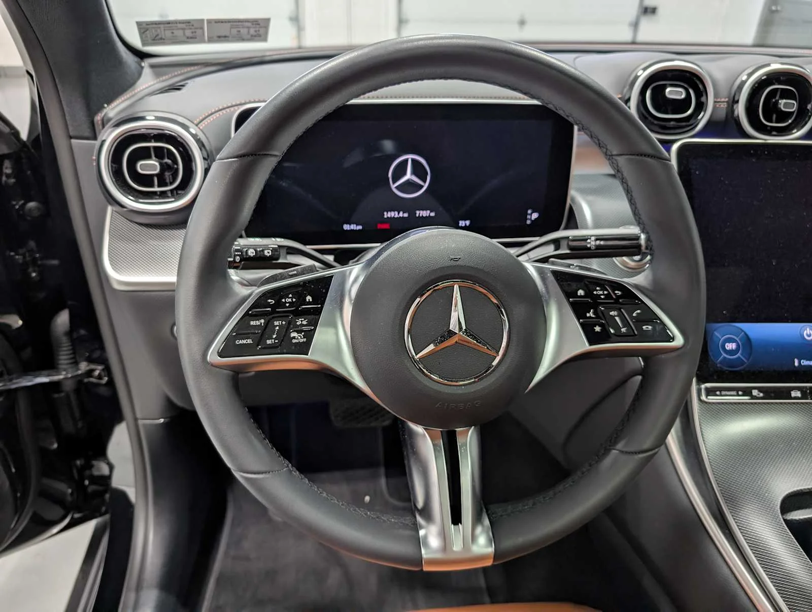 Used 2025 Black Mercedes-Benz GLC 300 image 34