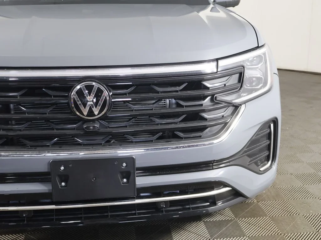 Used 2024 Gray Volkswagen 2.0T SEL Premium R-Line image 16