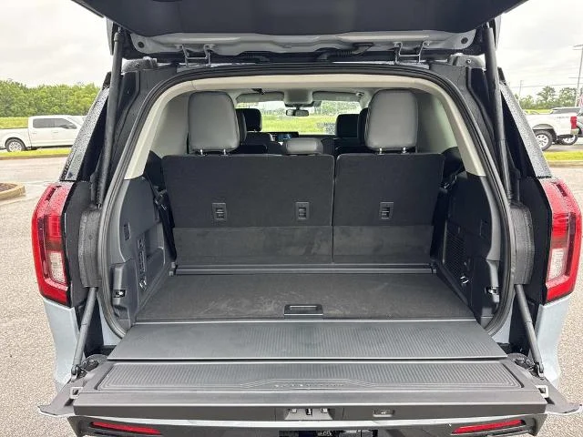 New 2027 Glacier Gray Metallic Tri-Coat Ford Active image 18