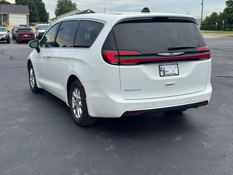 Used 2023 White Chrysler Touring L image 6
