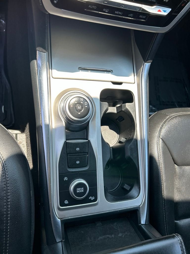 Used 2020 Black Ford XLT image 14