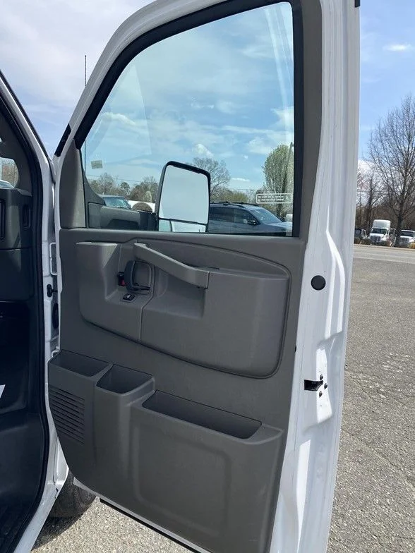 Used 2024 White GMC Work Van image 33