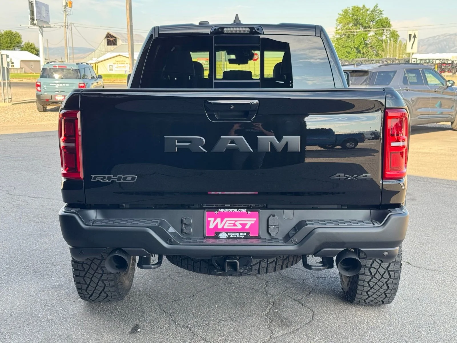 New 2026 Diamond Black Crystal Pearl-Coat Exterior Paint RAM RHO image 8
