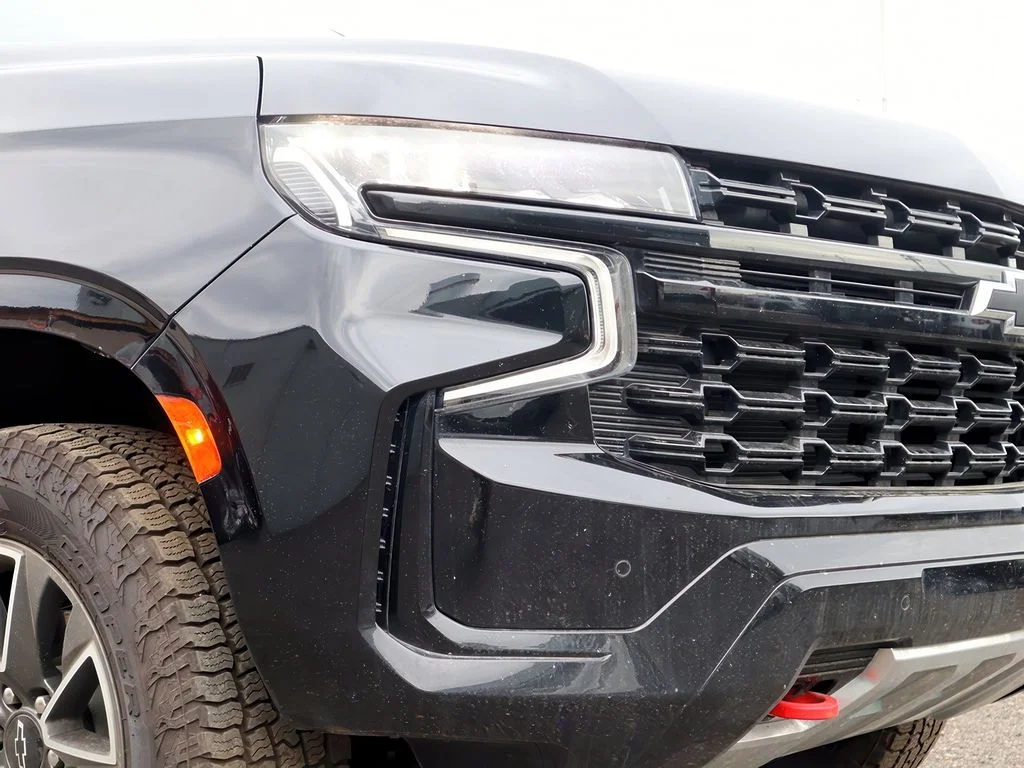 Used 2023 Black Chevrolet Z71 image 29