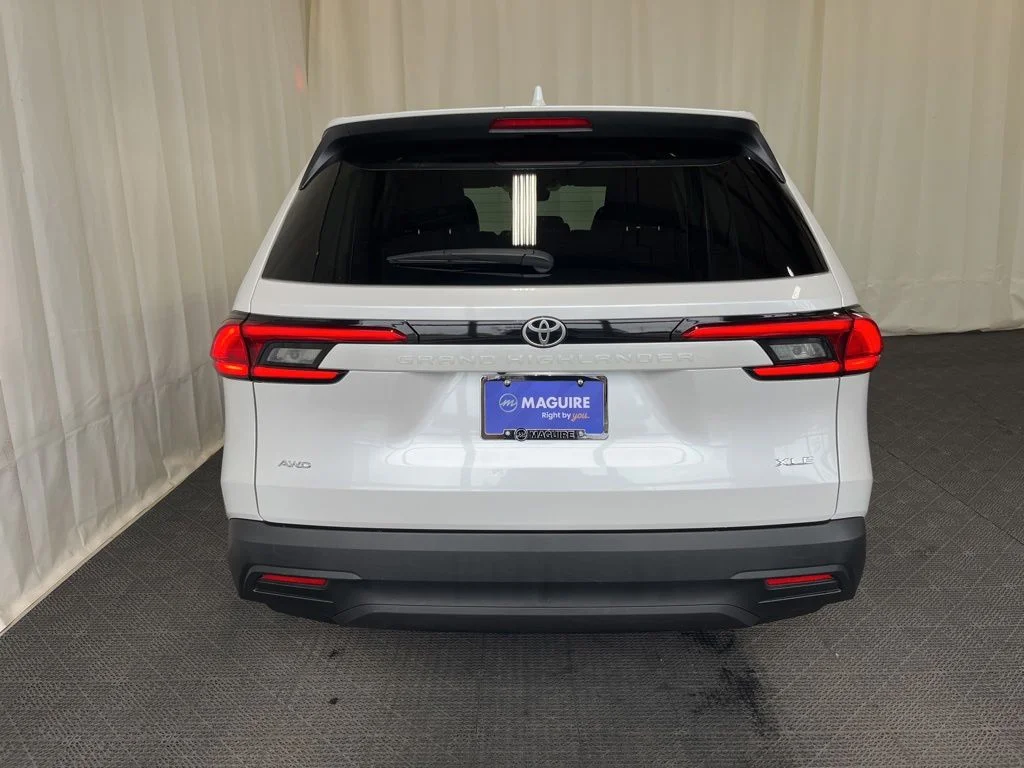 Used 2024 White Toyota XLE image 29
