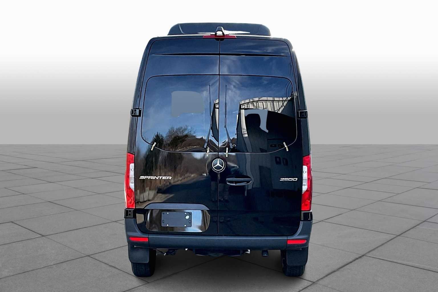 Used 2025 Jet Black Mercedes-Benz  image 5