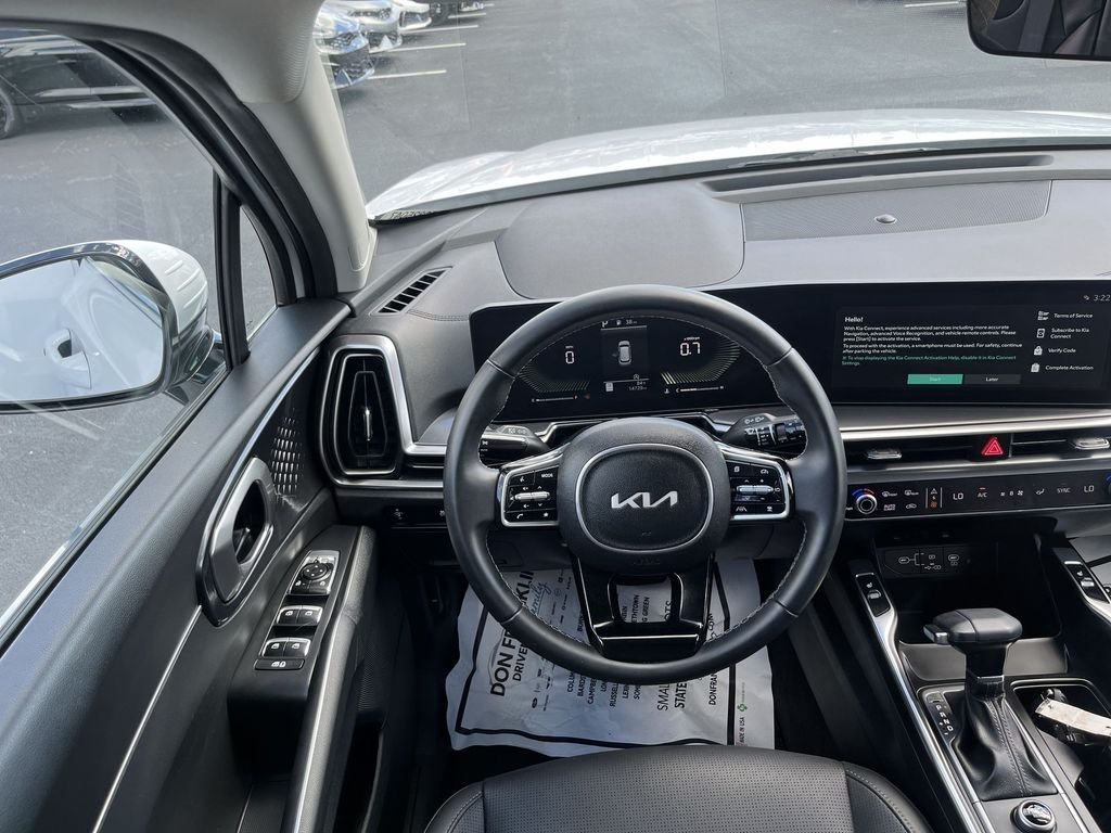 Used 2025 White Kia S image 20
