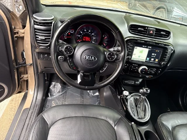 Used 2015 Latte Brown Kia Plus image 17